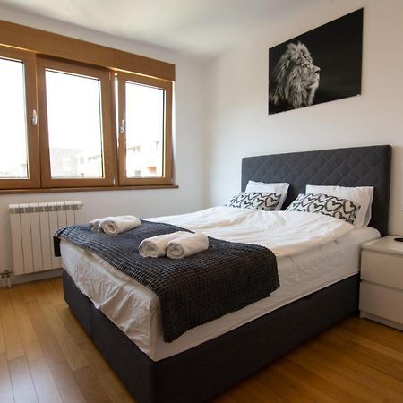 A Blok New Modern - Free Garage Parking, Comfortable, Quiet With A Park View Belgrade Exterior photo